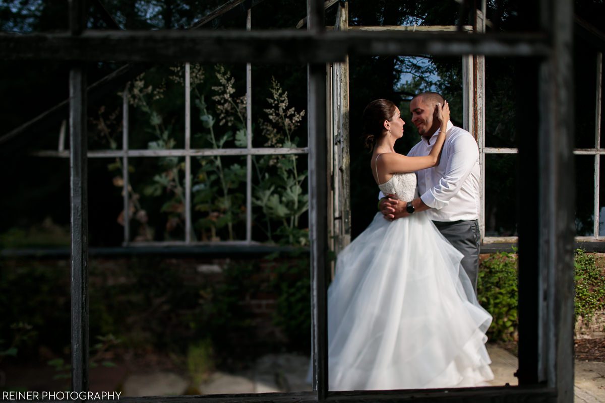 bride and groom night photo at philander chase knox estate